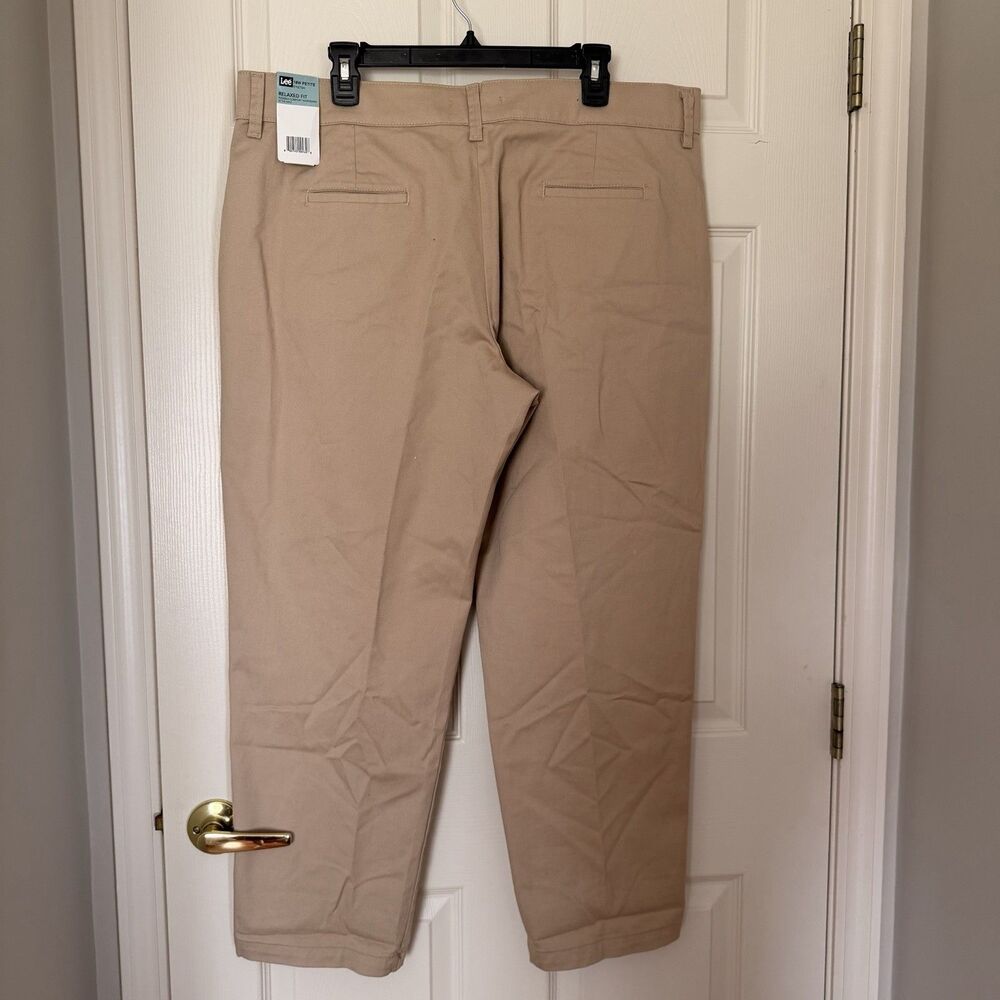 Lee Pants Womens 18 W Petite Biege Flax Relaxed Fit Straight Basic Khaki Classic - Picture 2 of 7